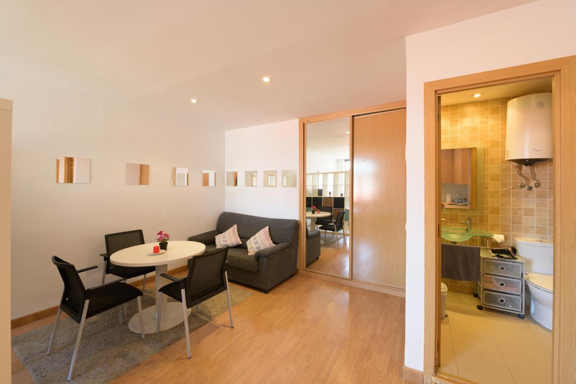 Apartamento4Estaciones Madrid Exteriör bild